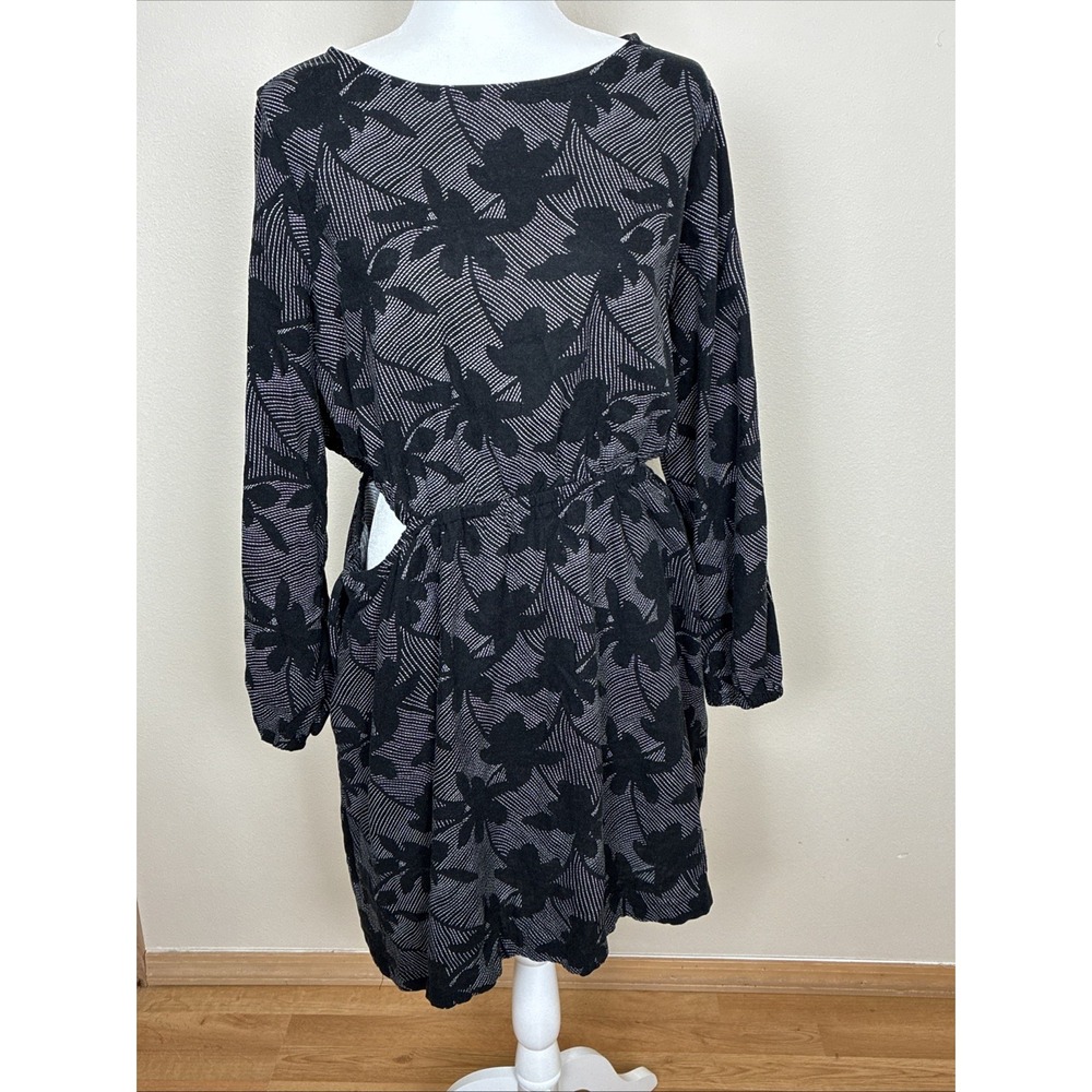 Universal Threads Black Dress With Cutouts at Waist Women's Size XL (J2)